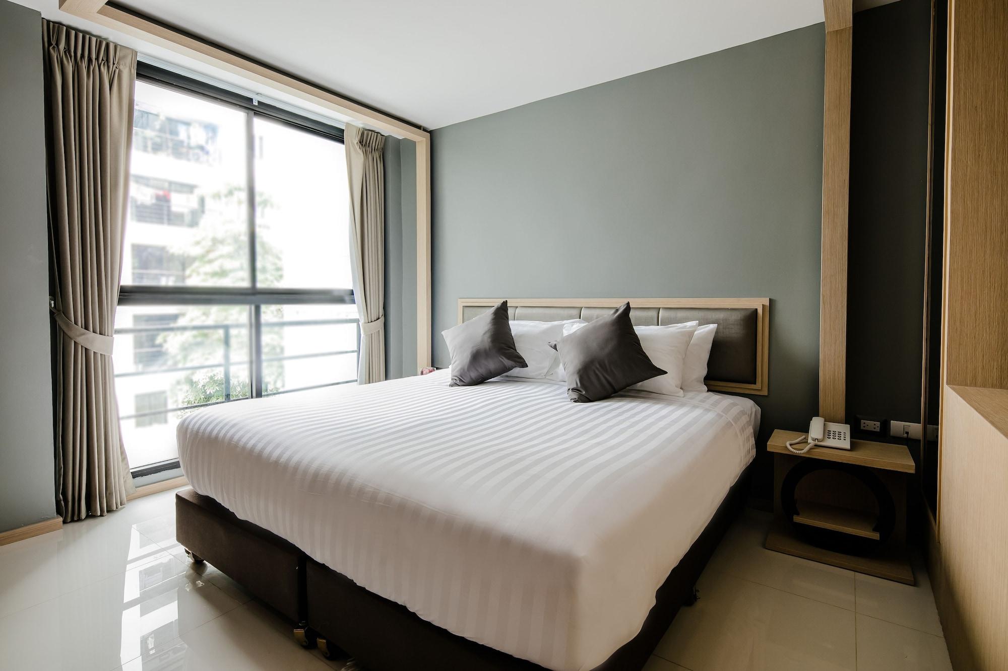 Three Sukhumvit Hotel Bangkok Exterior foto