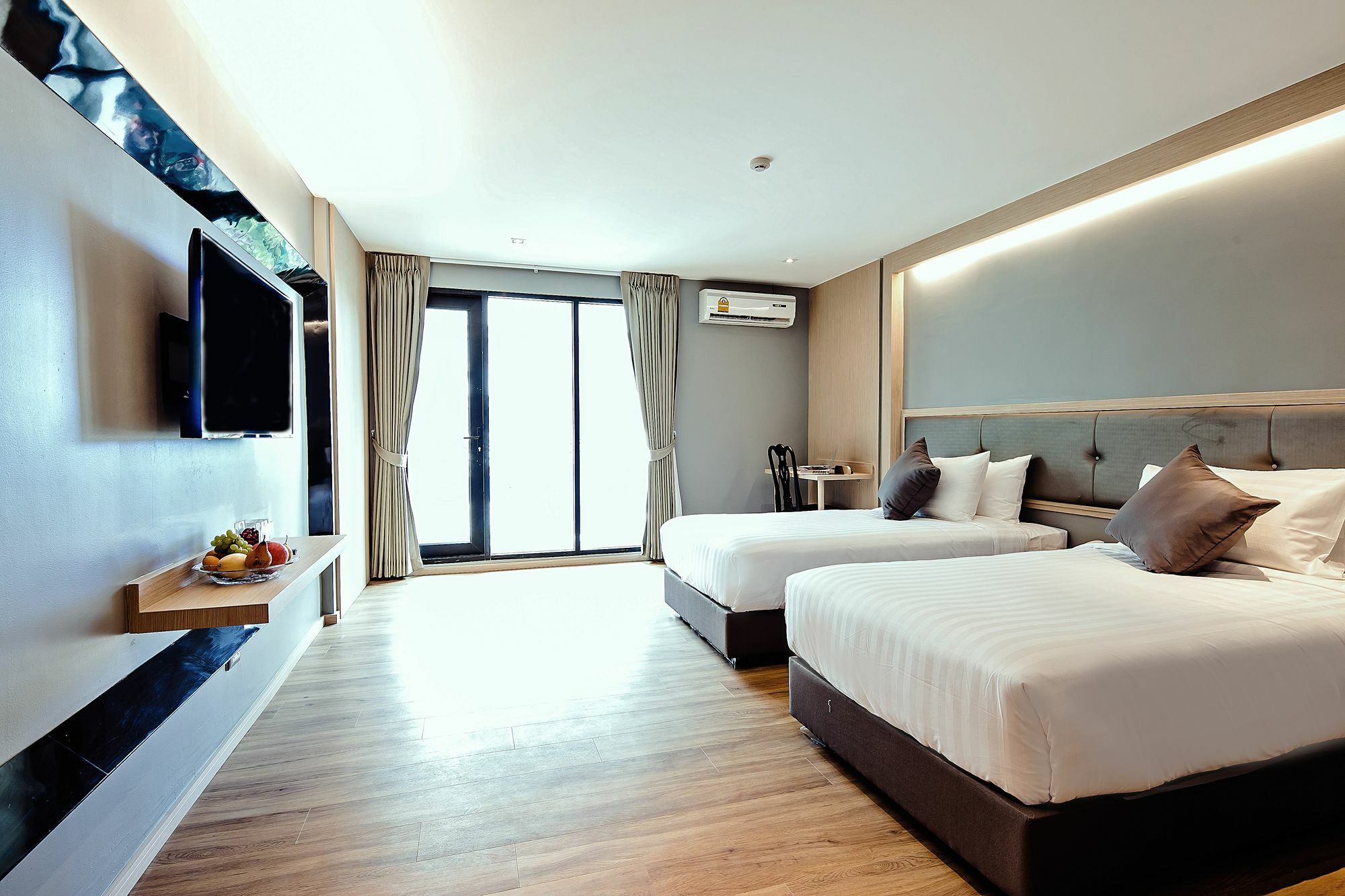 Three Sukhumvit Hotel Bangkok Exterior foto